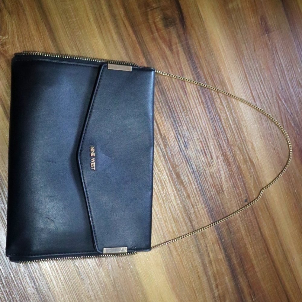 Flat nine West bag